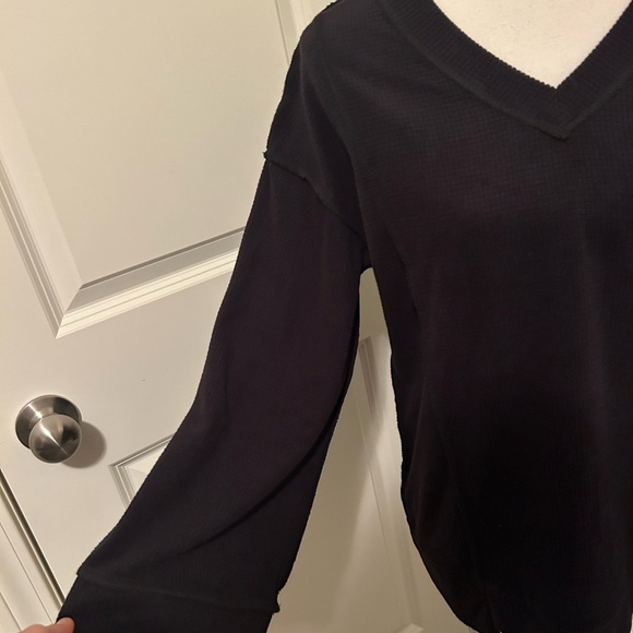Cupio soft black Vneck over sized shirt/sweater - Picture 3 of 6